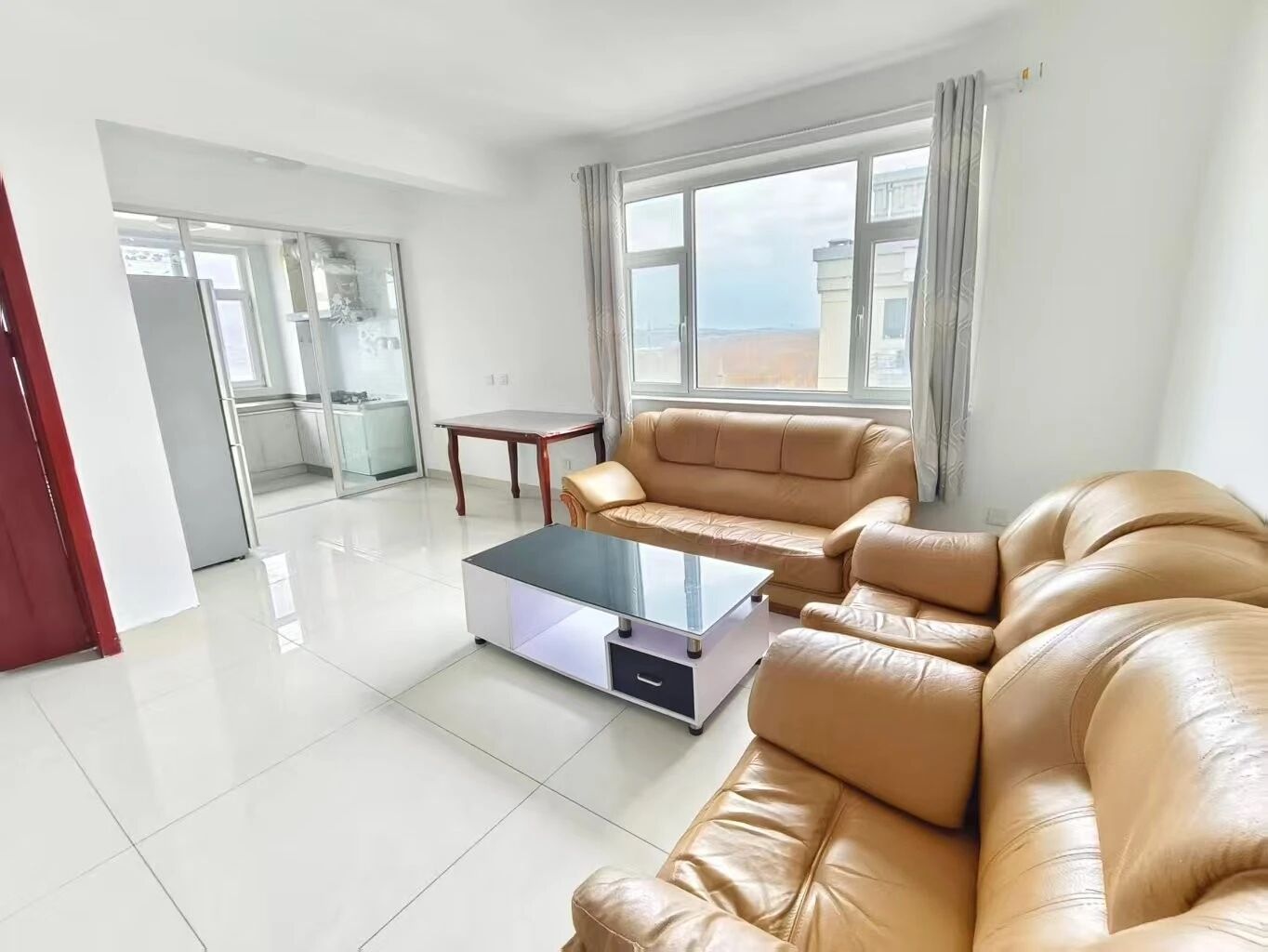 荣盛小区17楼边户99两室一厅全明户型带楼顶大露台送地下室 荣盛小区17楼边户99两室一厅全明户型带楼顶大露台送地下室