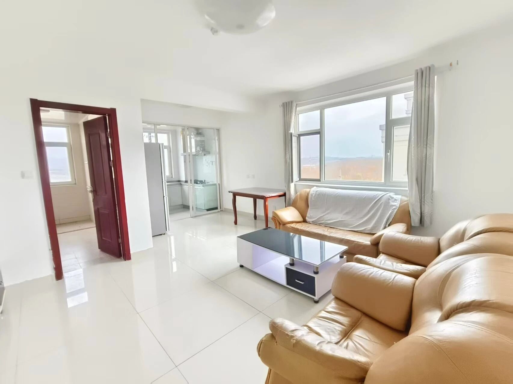 荣盛小区17楼边户99两室一厅全明户型带楼顶大露台送地下室 荣盛小区17楼边户99两室一厅全明户型带楼顶大露台送地下室