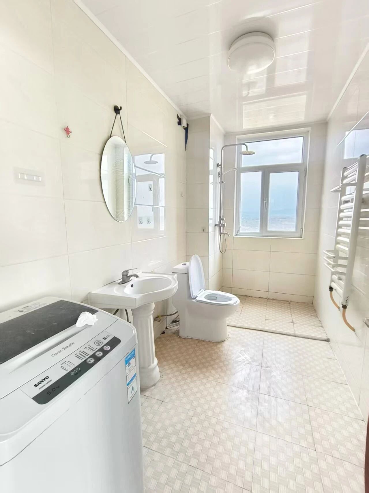 荣盛小区17楼边户99两室一厅全明户型带楼顶大露台送地下室 荣盛小区17楼边户99两室一厅全明户型带楼顶大露台送地下室