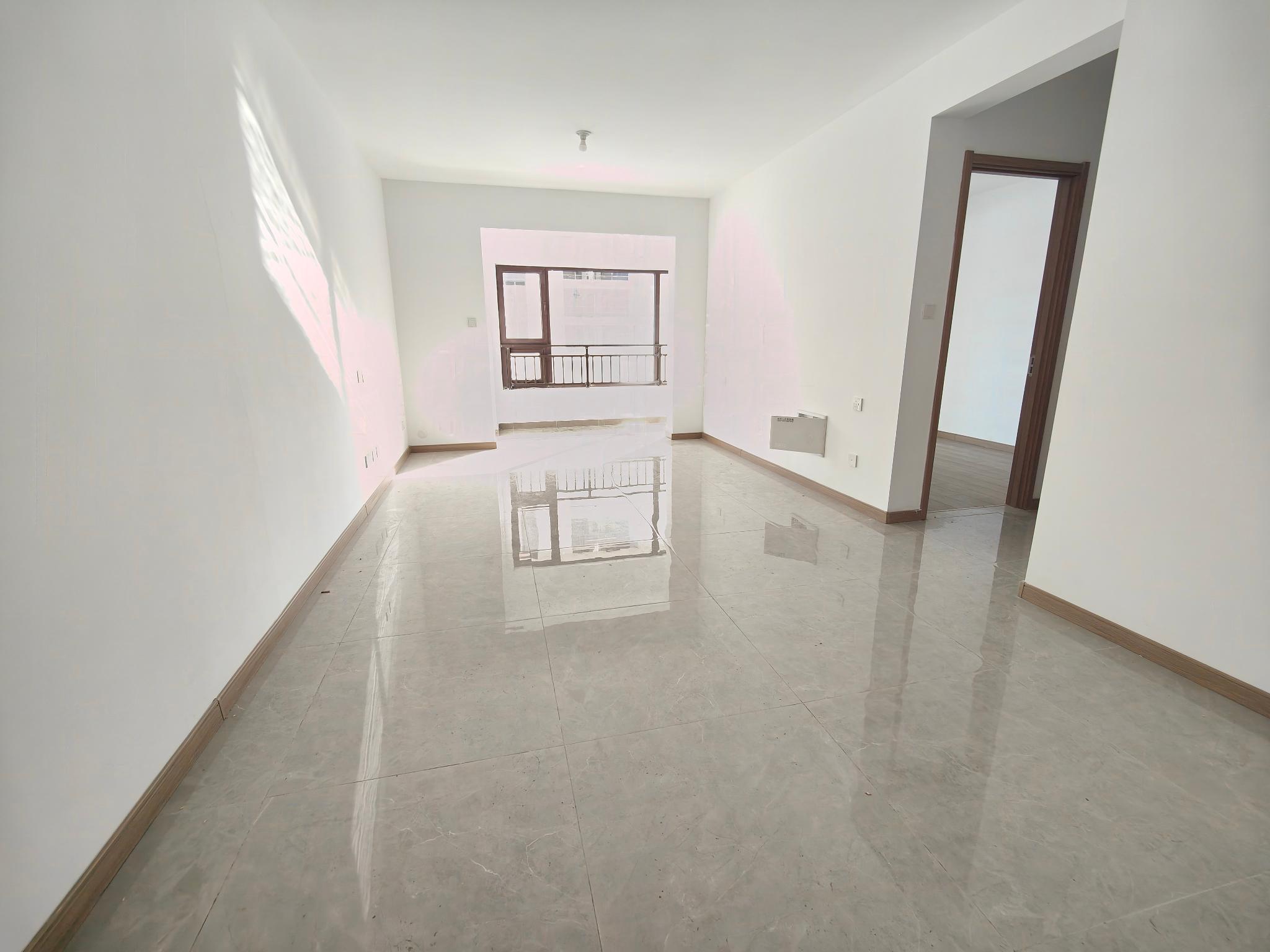 中骏 电梯16楼 111平 5560每平 精装 2卫 南厅 中骏 电梯16楼 111平 5560每平 精装 2卫 南厅