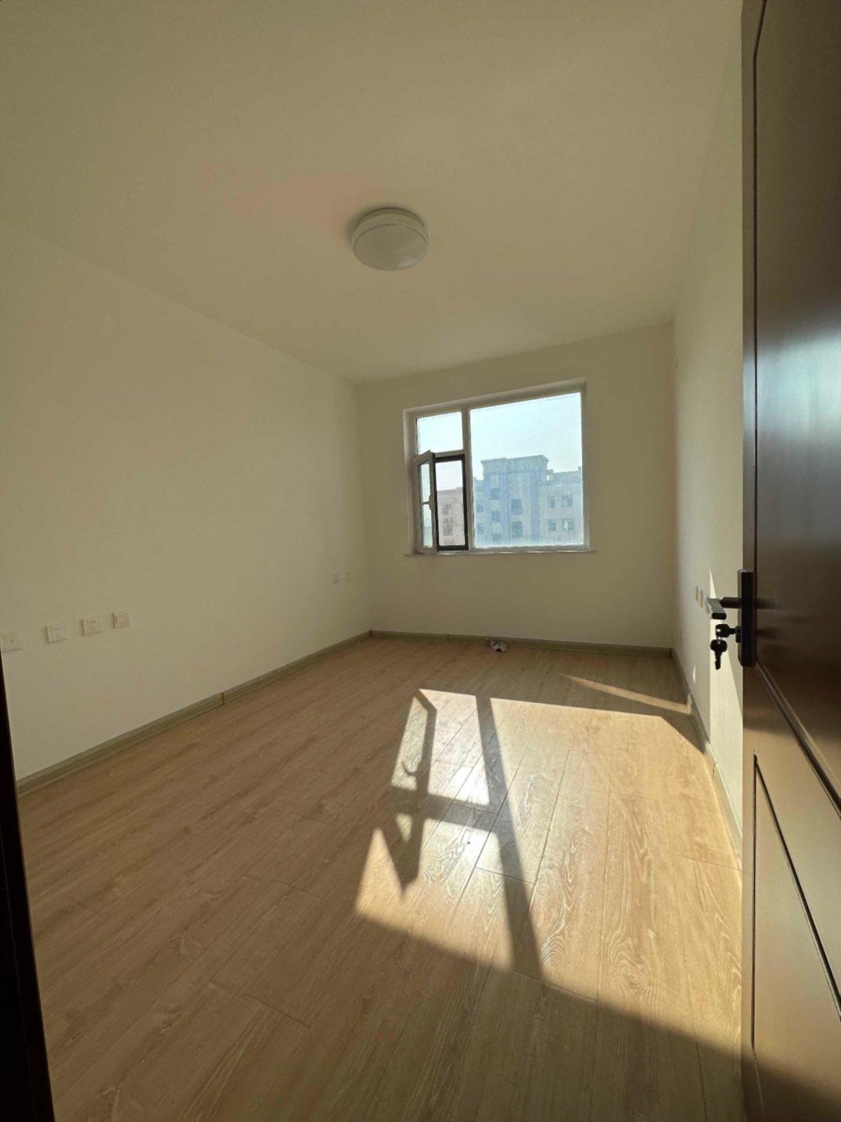 荣盛小区 电梯 125平 仅售59.8万 精装 送地下室 荣盛小区 电梯 125平 仅售59.8万 精装 送地下室