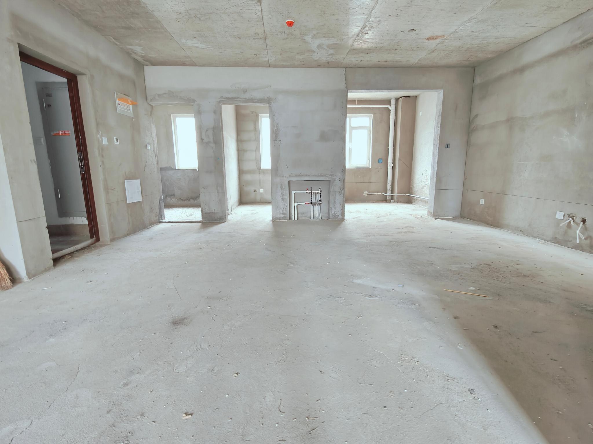 带小院!捡漏5248每平!润德名园1楼113平 3卧 卫带窗 带小院!捡漏5248每平!润德名园1楼113平 3卧 卫带窗