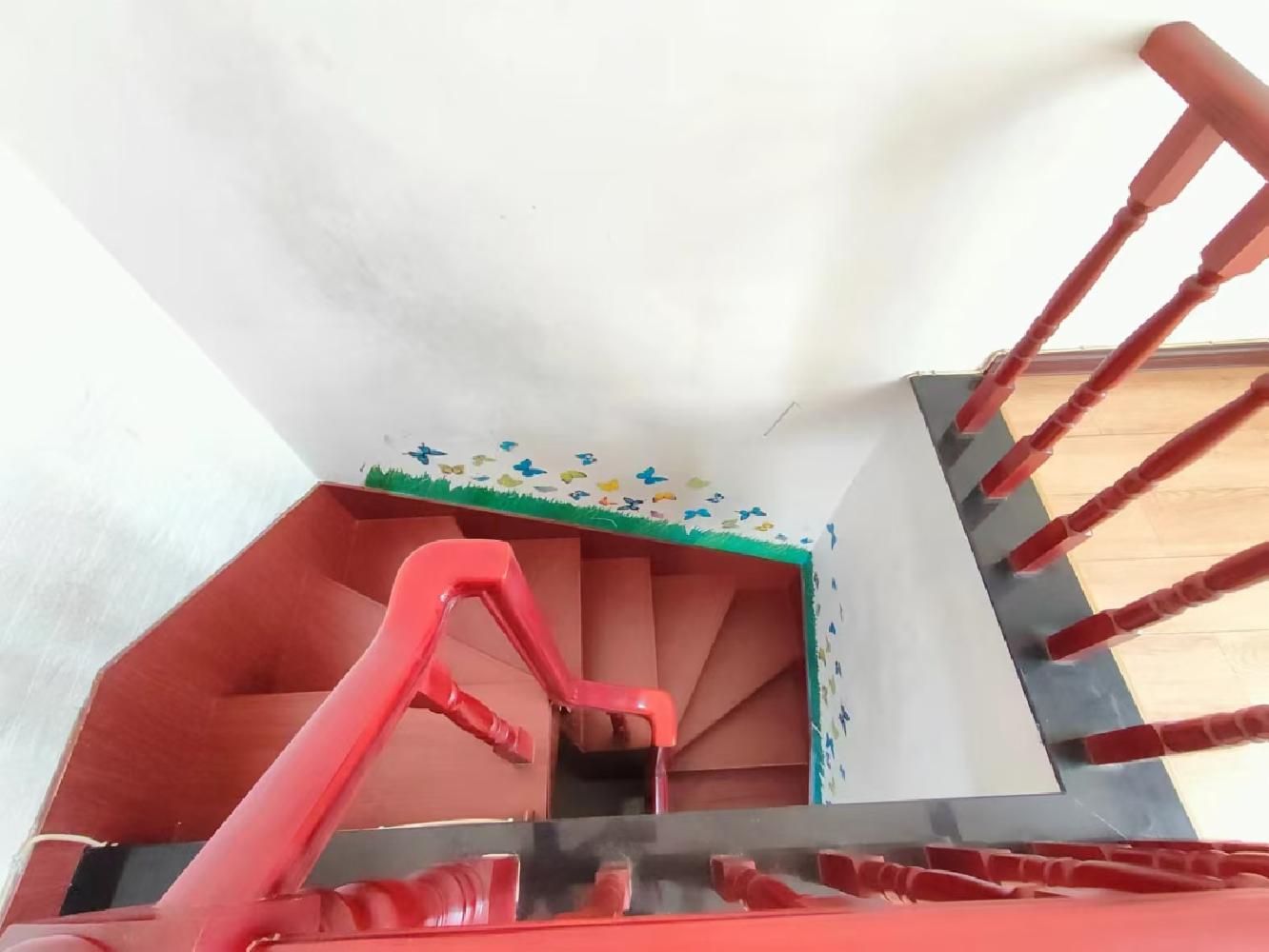 5分到实验!仅33.8万黎明西区框架5楼85送阁 带大平台 5分到实验!仅33.8万黎明西区框架5楼85送阁 带大平台