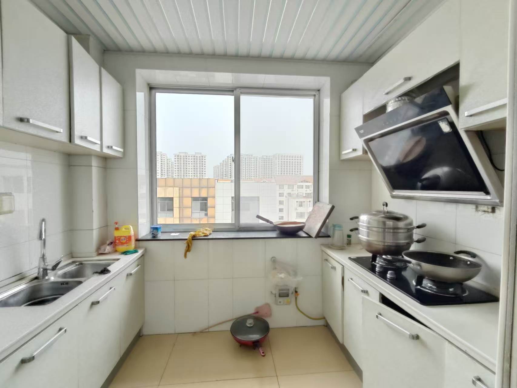 体育场北 荷塘北区 105平 仅售23.8万 3室 卫带窗 体育场北 荷塘北区 105平 仅售23.8万 3室 卫带窗