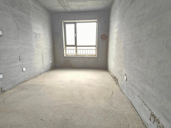 带小院 !降!东方红金海湾1楼复式156平 3室2卫证全 带小院 !降!东方红金海湾1楼复式156平 3室2卫证全