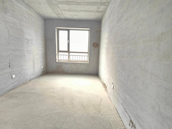 带小院 !降!东方红金海湾1楼复式156平 3室2卫证全 带小院 !降!东方红金海湾1楼复式156平 3室2卫证全