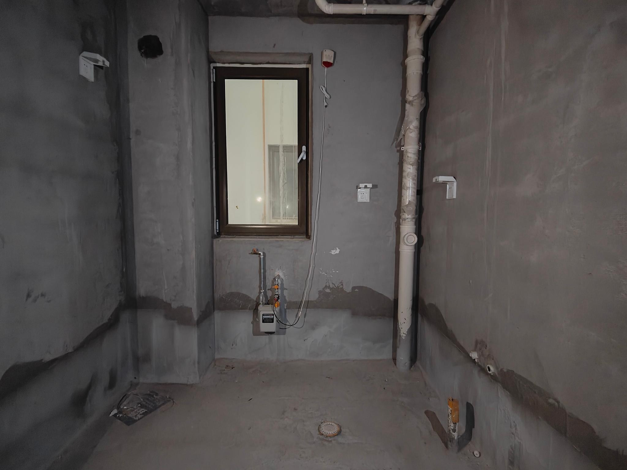 带小院 !降!东方红金海湾1楼复式156平 3室2卫证全 带小院 !降!东方红金海湾1楼复式156平 3室2卫证全