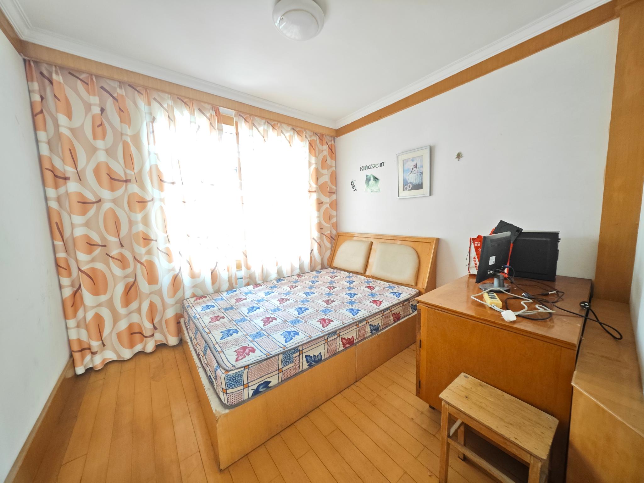 虹桥北区1楼东边户144平三室两卫,全明户型送21平地下室 虹桥北区1楼东边户144平三室两卫,全明户型送21平地下室