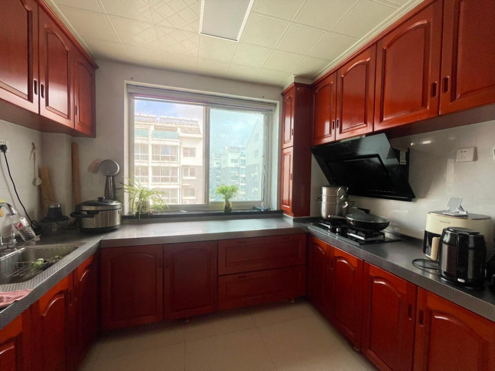 三环成山奥苑 4楼 边户90平 仅43.8万实木精装保持好 三环成山奥苑 4楼 边户90平 仅43.8万实木精装保持好