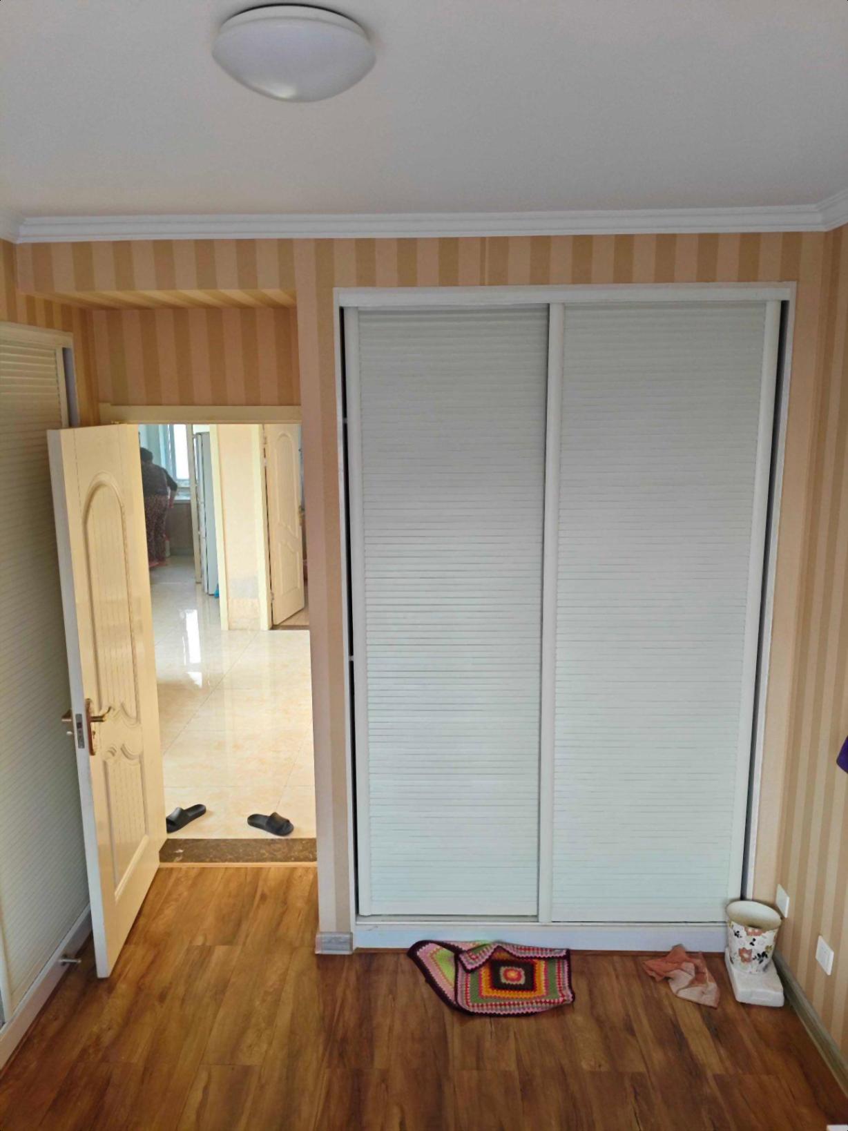 海崖小区框架4楼 78平 边户 精装 仅售24.8万 海崖小区框架4楼 78平 边户 精装 仅售24.8万