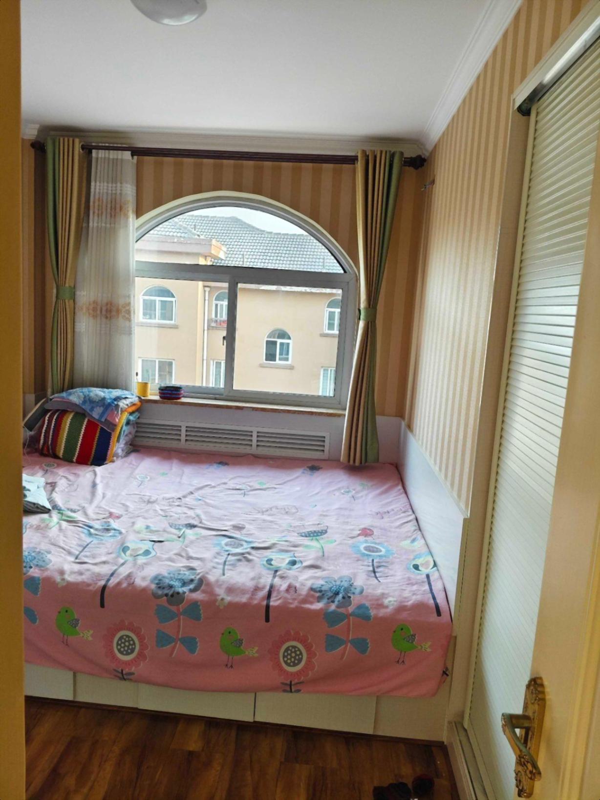 海崖小区框架4楼 78平 边户 精装 仅售24.8万 海崖小区框架4楼 78平 边户 精装 仅售24.8万