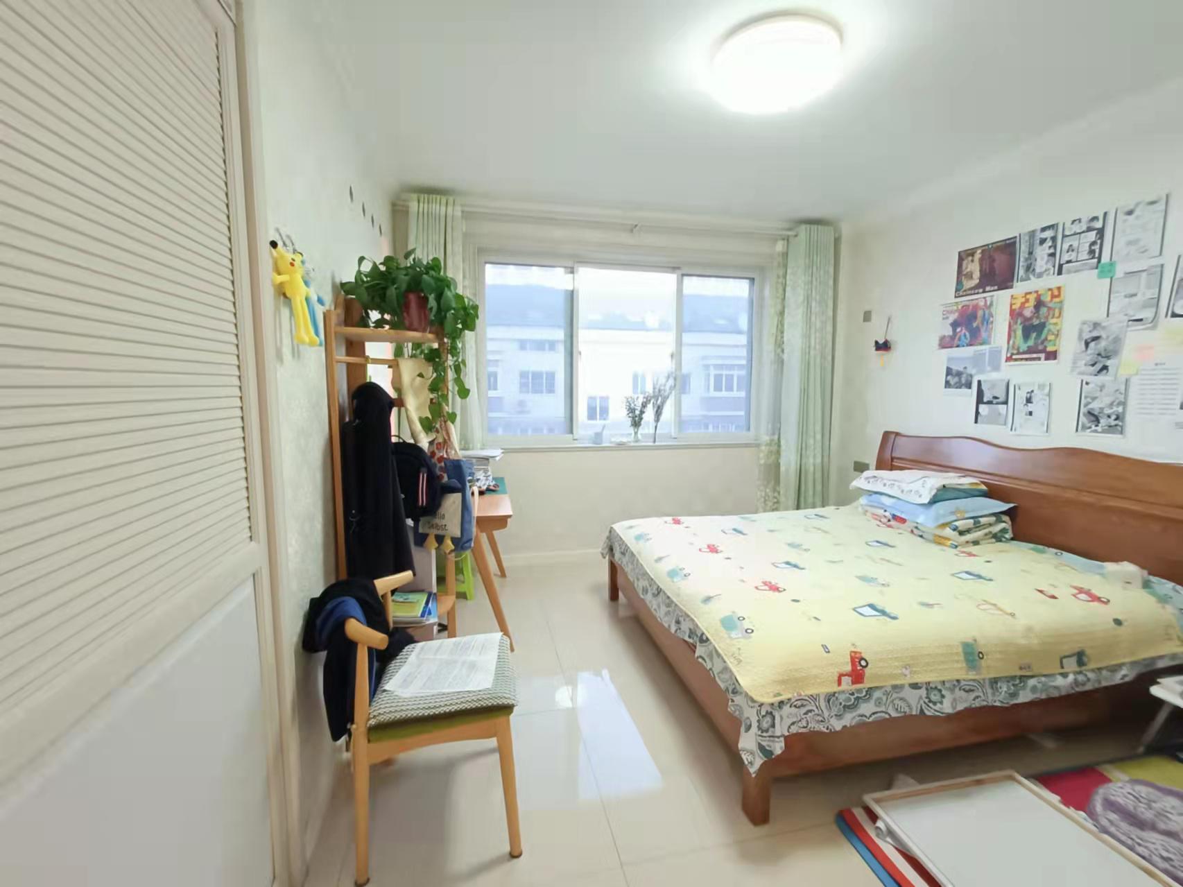 CF高阳小区框架楼五楼不是顶楼146平送大地下室三室精装修 CF高阳小区框架楼五楼不是顶楼146平送大地下室三室精装修