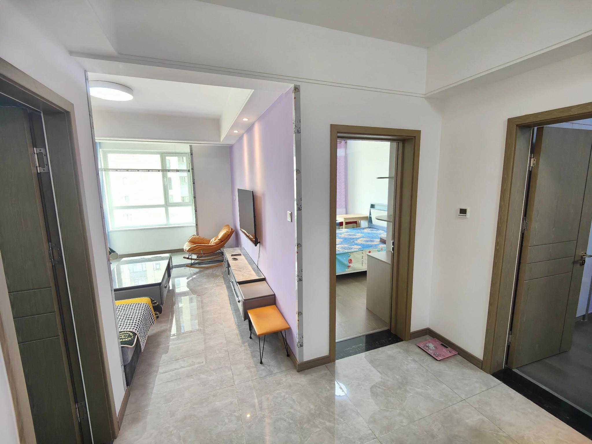 降!现代精装 保集蓝郡 电梯16楼 88平南厅 带家具家电 降!现代精装 保集蓝郡 电梯16楼 88平南厅 带家具家电