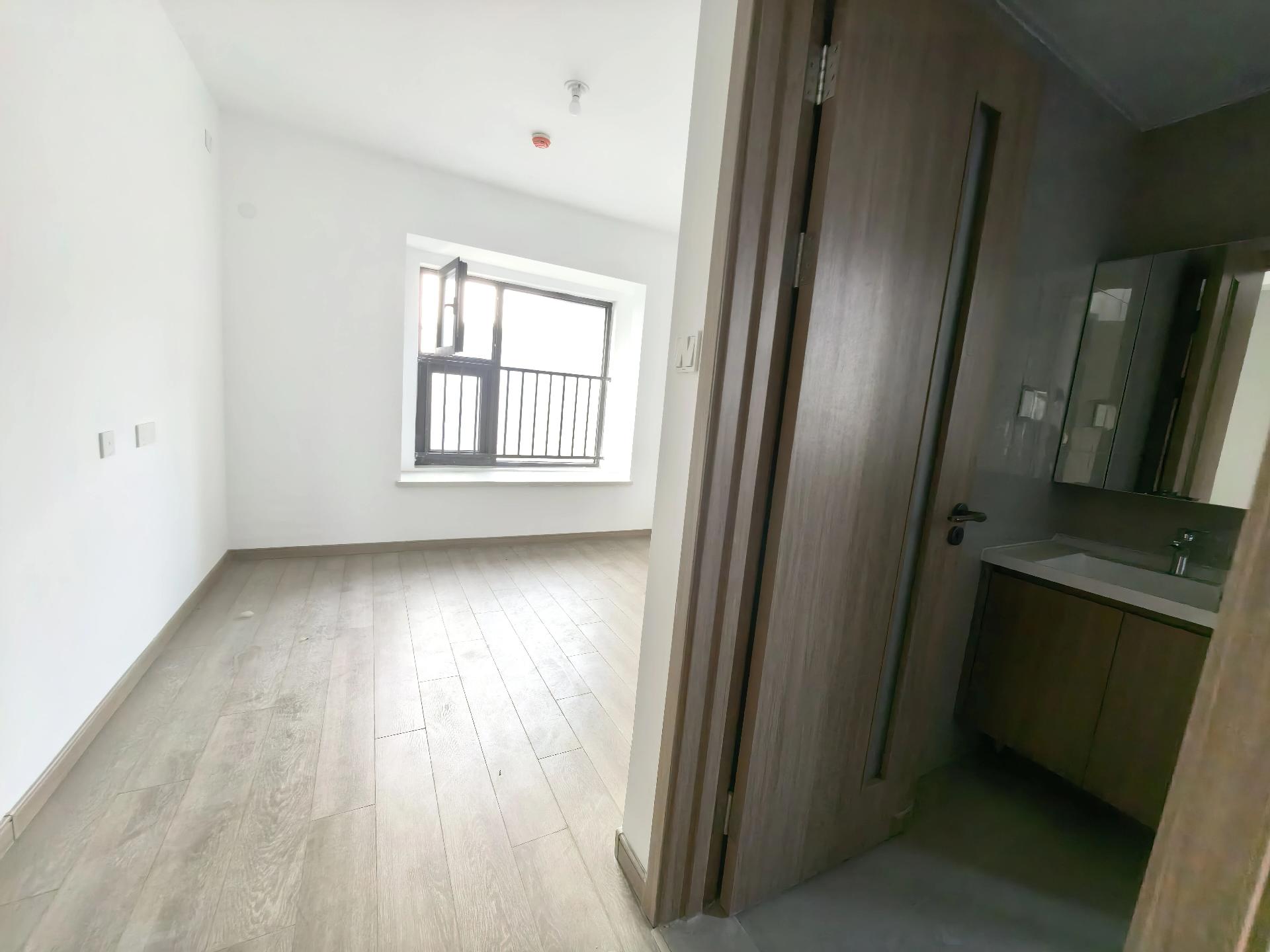 新城悦隽 电梯9楼128 带车位 精装未住 一梯一户 2卫 新城悦隽 电梯9楼128 带车位 精装未住 一梯一户 2卫