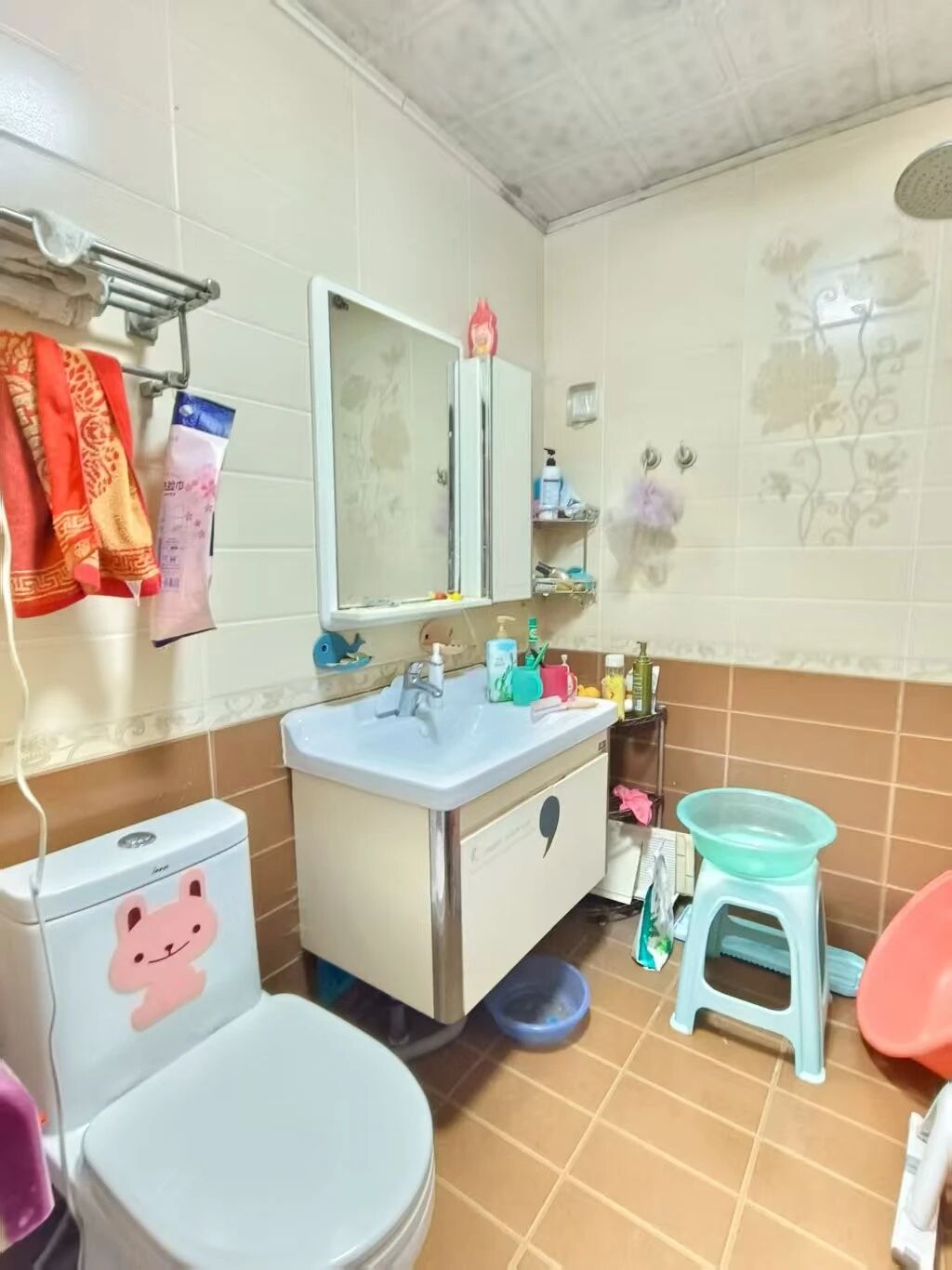 黎明中区好位置5楼 精装修地暖 两室一厅带家具家电 送地下室 黎明中区好位置5楼 精装修地暖 两室一厅带家具家电 送地下室