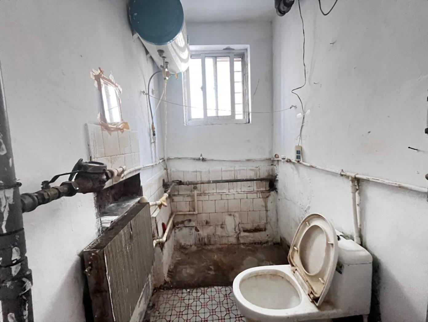 1楼带院子, 国泰小区 边户 3室 29.8万 1楼带院子, 国泰小区 边户 3室 29.8万