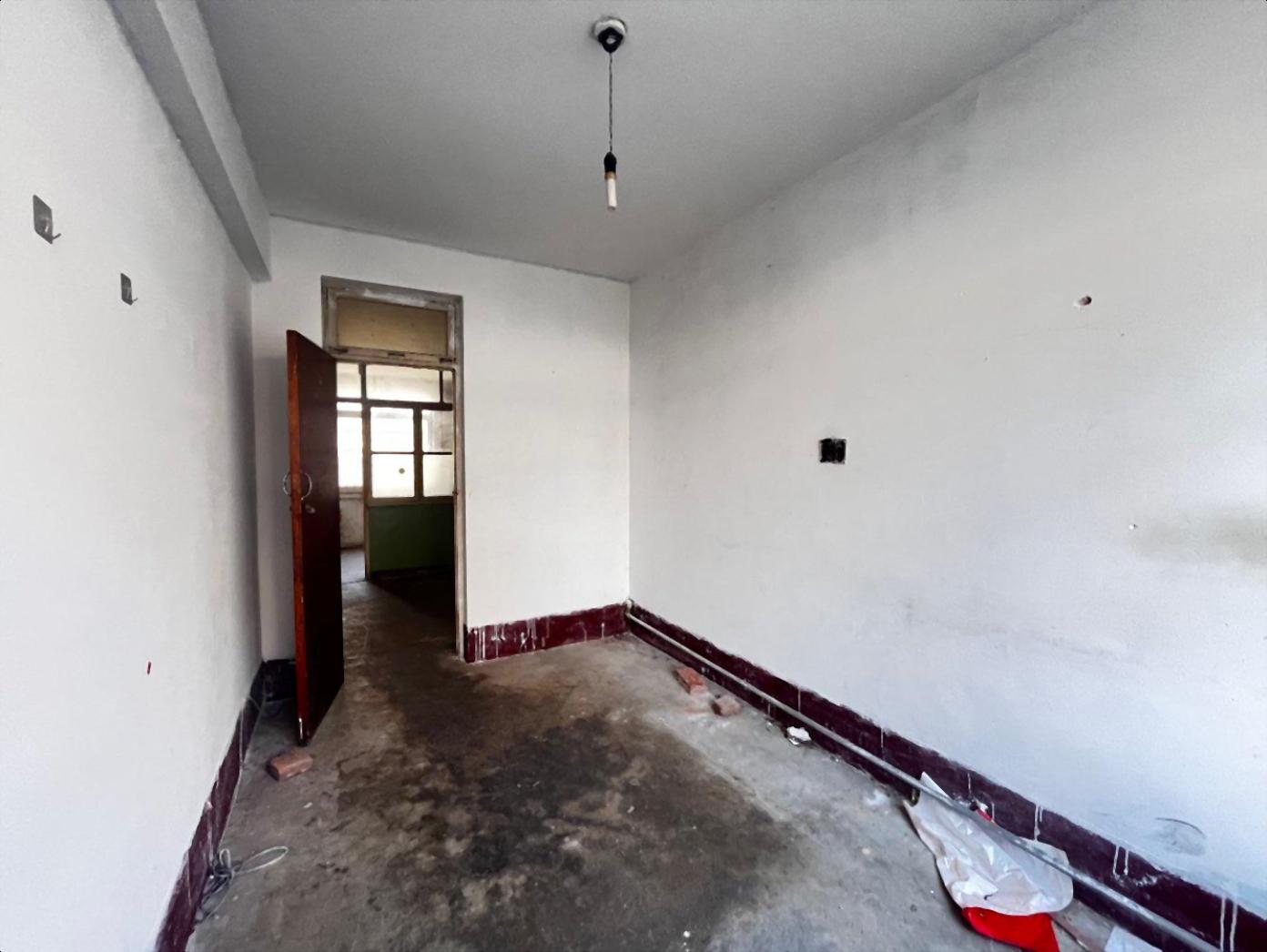 1楼带院子, 国泰小区 边户 3室 29.8万 1楼带院子, 国泰小区 边户 3室 29.8万