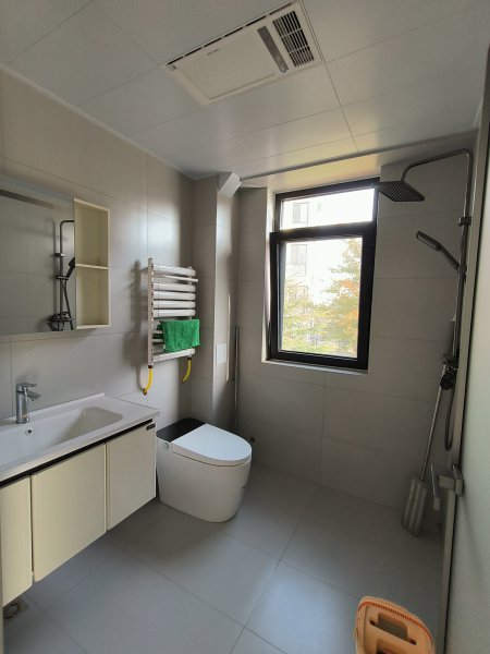 悦湖湾一楼85.99平两室现代品牌精装未住带储藏室诚心出售 悦湖湾一楼85.99平两室现代品牌精装未住带储藏室诚心出售