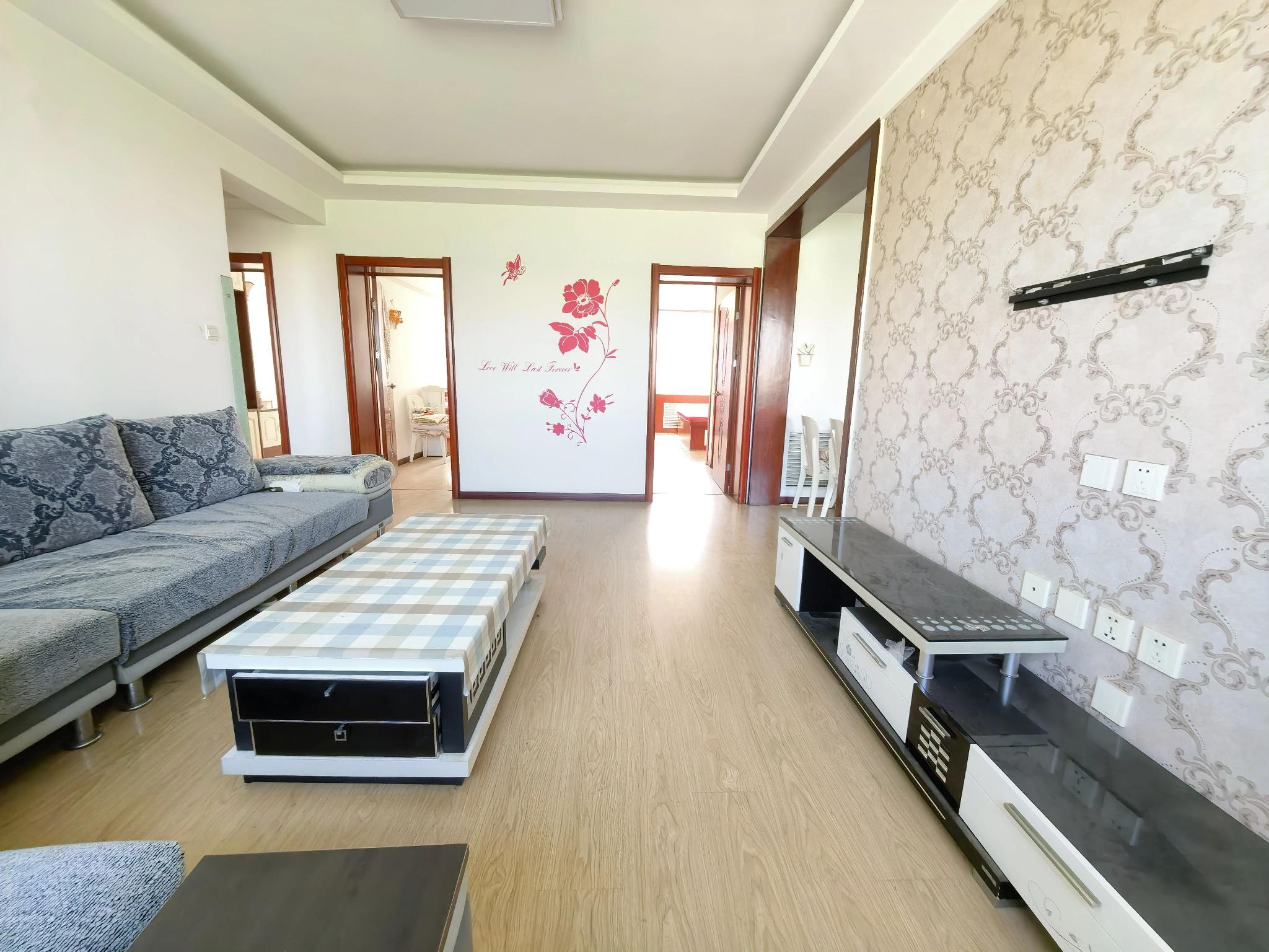 便宜! 刘家小区~大润发东 126平 3室2卫 精装 有车库 便宜! 刘家小区~大润发东 126平 3室2卫 精装 有车库