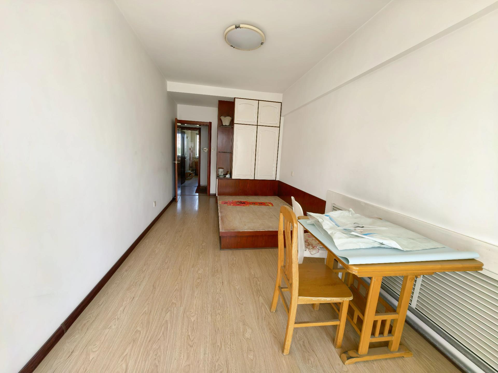 便宜! 刘家小区~大润发东 126平 3室2卫 精装 有车库 便宜! 刘家小区~大润发东 126平 3室2卫 精装 有车库