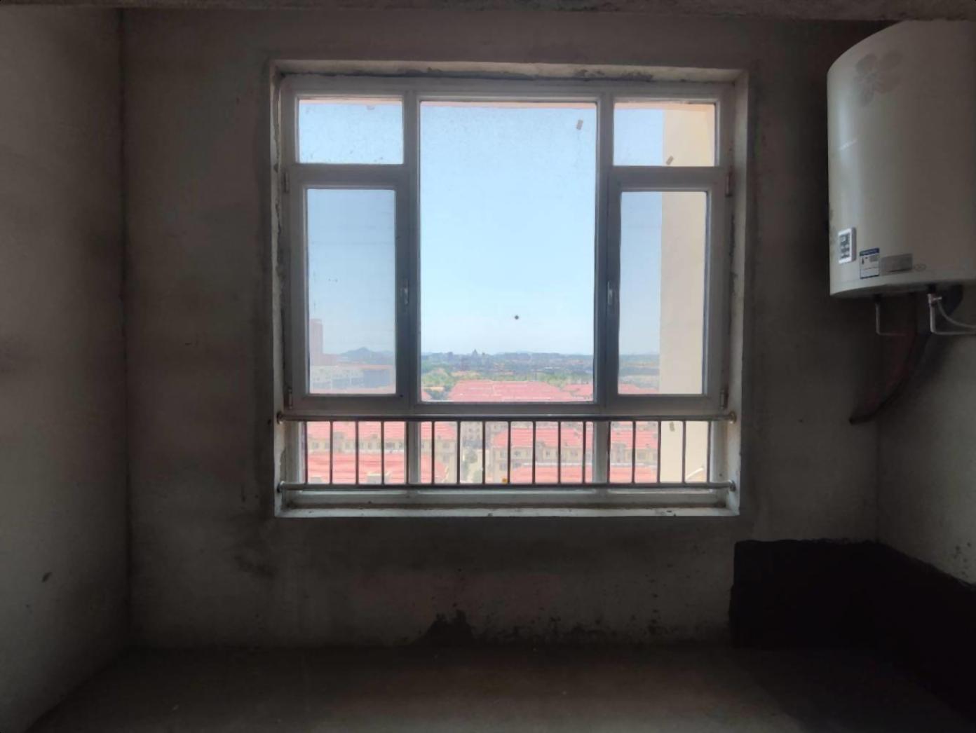 启航万润城 捡12.8万 电梯 11楼凤凰层 44平 启航万润城 捡12.8万 电梯 11楼凤凰层 44平