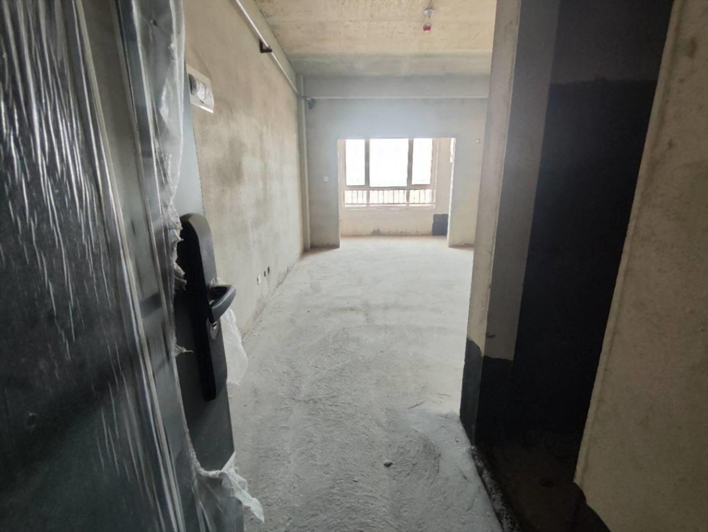 启航万润城 捡12.8万 电梯 11楼凤凰层 44平 启航万润城 捡12.8万 电梯 11楼凤凰层 44平