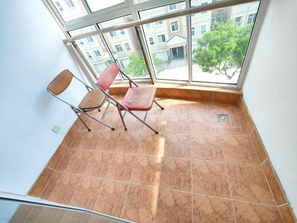 十里河 84平 仅39.8万 !带地下室 精装保持好 十里河 84平 仅39.8万 !带地下室 精装保持好