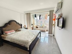 华悦新城北区5楼带阁楼169平五室两卫精装修 可做婚房可贷款