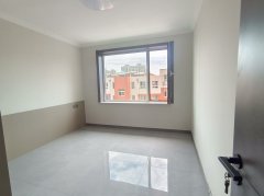 黎明中区6楼 精装未住 南客厅 全明户型 证件齐全 可贷款