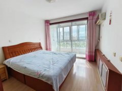 海崖小区4楼三室一厅 干净整洁南排采光好 家具家电齐全