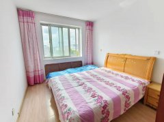 海崖小区4楼三室一厅 干净整洁南排采光好 家具家电齐全