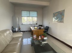 市区办公楼及大院场地出租（可分租）