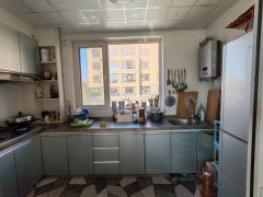 鲁艺幼儿园倾城苑小区框架1楼边户，90.5平南向两室家具家电