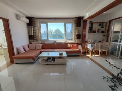 鲁艺幼儿园倾城苑小区框架1楼边户，90.5平南向两室家具家电