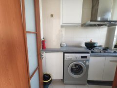 自在澜湾15楼61平一室一厅一厨一卫精装家具家电齐全吉屋出租