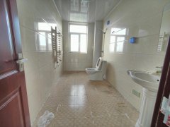 有大露台 ！高阳小区电梯 130平 55.8wan 南厅 证