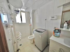 大润发楼上电梯12楼 两室一厅精装修 家具家电齐全 拎包入住