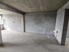 三环 富润苑4楼 毛坯 3室2厅 前排采光很好 证件齐全