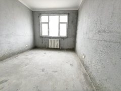 CF上城国际电梯15层共18层140.69平三室二卫毛坯房6