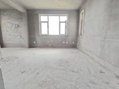 CF高阳小区电梯8楼81平带地下室两室毛坯房36.8万