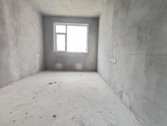 CF高阳小区电梯8楼81平带地下室两室毛坯房36.8万