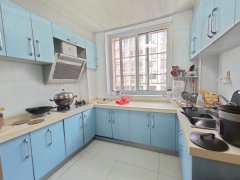 CF刘家小区多层二楼125.28平带车库三室精装修65.8万