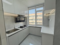 CF 高阳小区实验二小刚西面四楼（顶）62平精装修三室27.