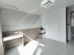 CF 高阳小区实验二小刚西面四楼（顶）62平精装修三室27.