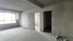 CF荣盛小区顶帐房电梯9楼74平带地下室毛坯房仅售35.8万