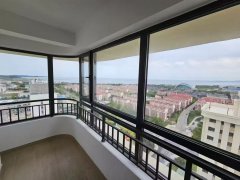 中梁御景苑25楼156平精装3室2卫105万