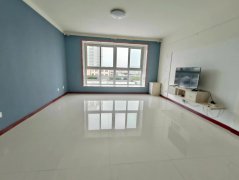 出租 时代广场框架1楼105平超大客厅 2卧室 精装 s