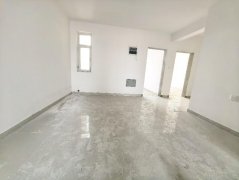 CF高阳小区顶帐房电梯11层80.9平两室毛坯房33.8万