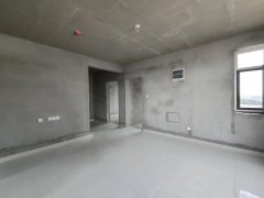 高阳小区 电梯好楼层 15楼 95平48.8万 证全可贷款 