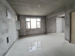 高阳小区 电梯好楼层 15楼 95平48.8万 证全可贷款 